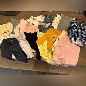 Baby Girl 3-6 month clothing bundle (Carter’s, target, old navy) - 16 pieces